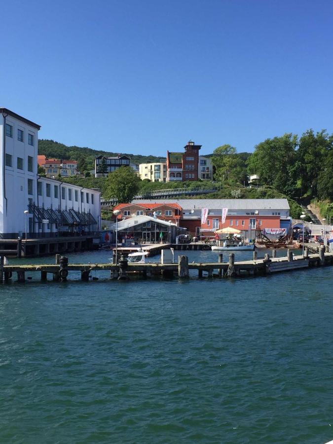 Seelotsenstation Turmwohnung Adler Sassnitz Esterno foto