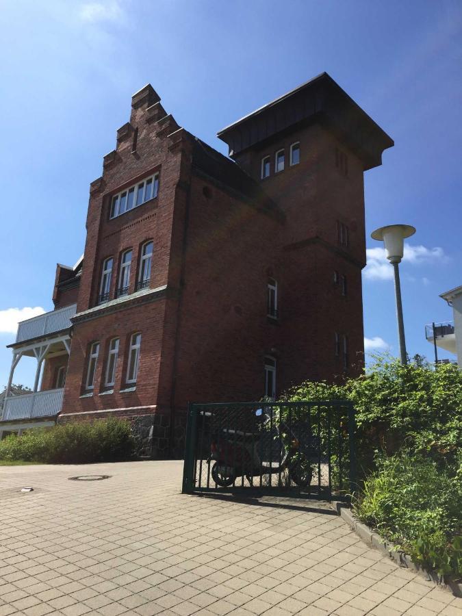 Seelotsenstation Turmwohnung Adler Sassnitz Esterno foto